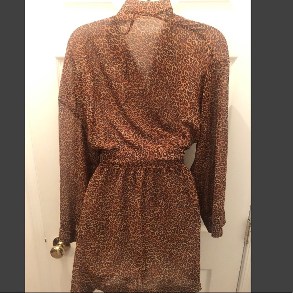 Victoria’s Secret kimono - Picture 4 of 4